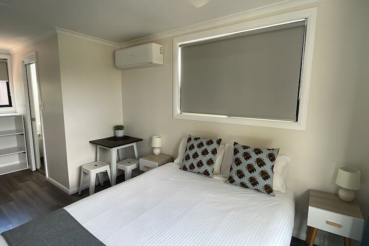Room 10 of 27