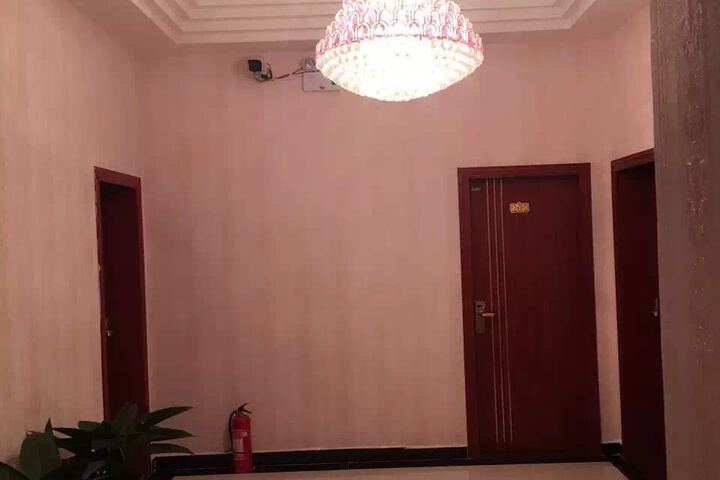 Weinan No.5 Hotel