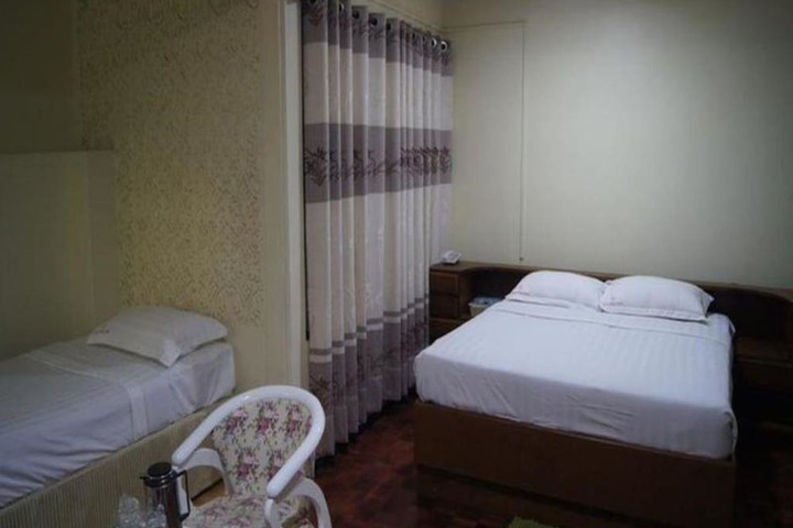 Room 8 of 32