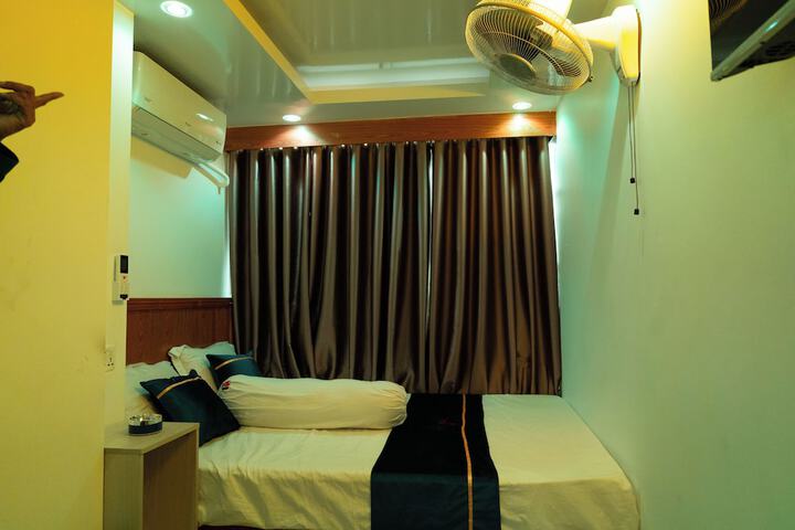 Room 15 of 36