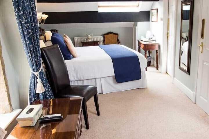 Room 12 of 48