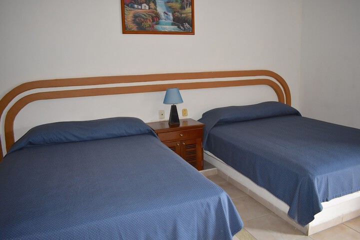 Room 6 of 75