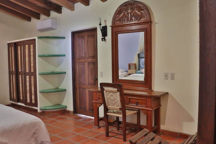 Room 15 of 80