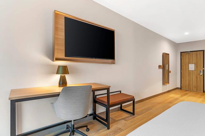 Room 10 of 68