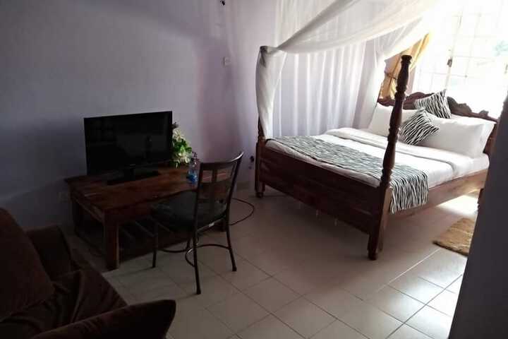 Room 5 of 30