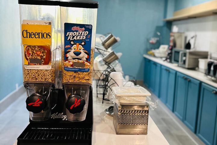 Breakfast/Coffee Service 25 of 27