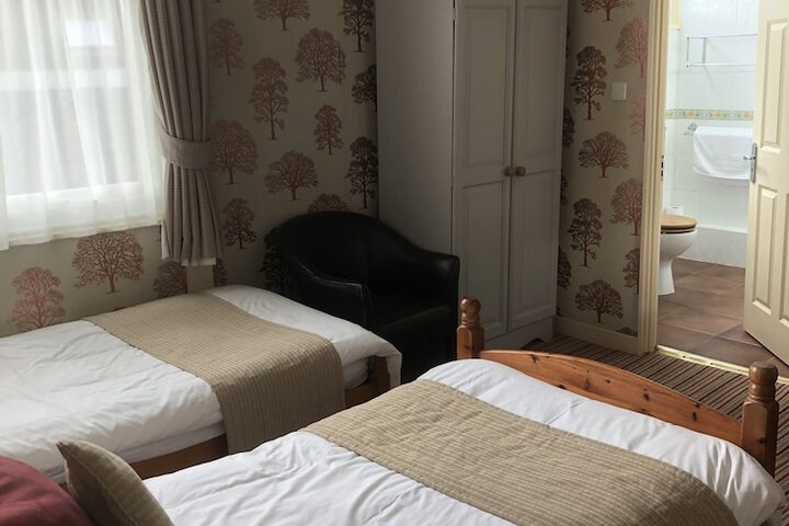Room 21 of 100