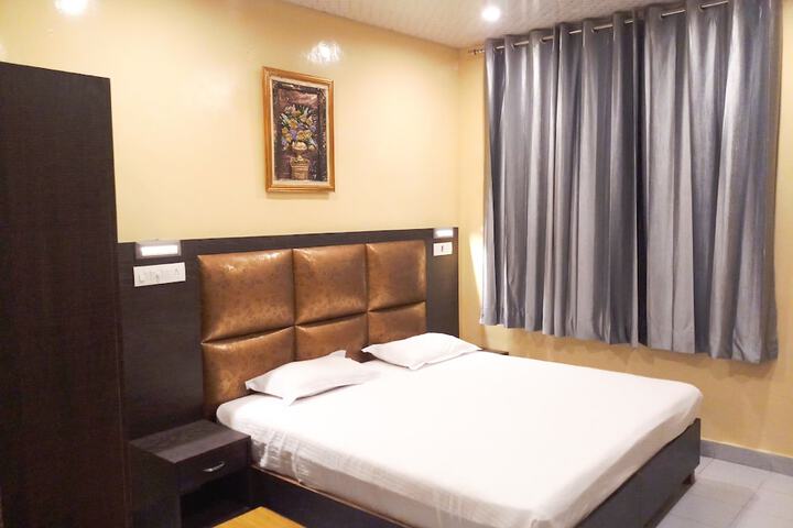 Room 6 of 56