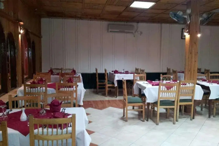Dining 7 of 7