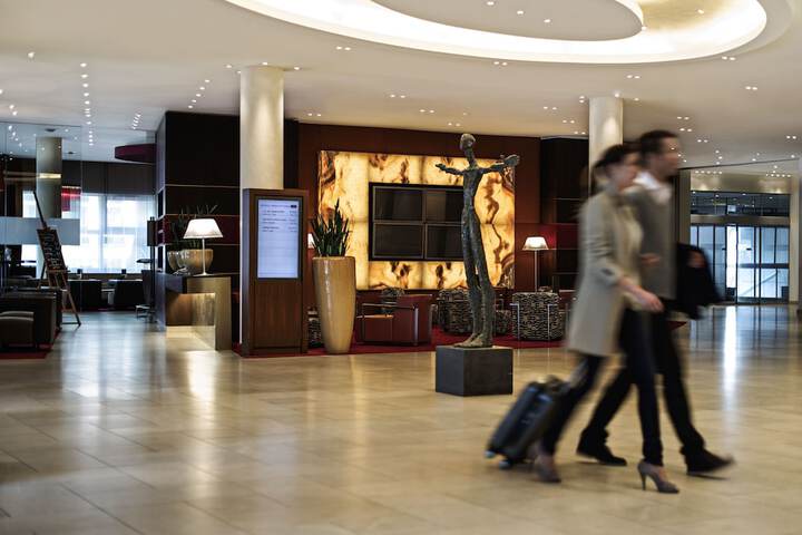 Entrance & Lobby
