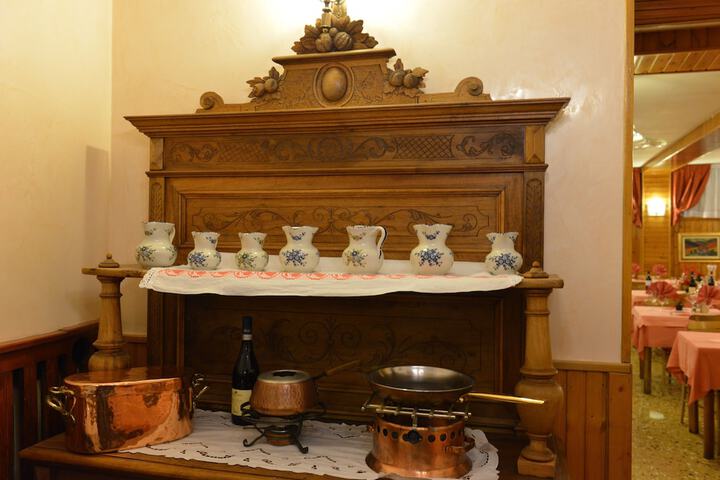 Breakfast/Coffee Service 38 of 54