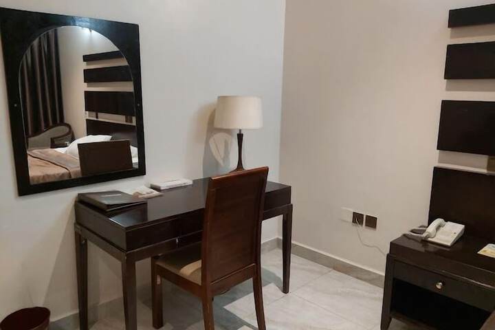 Room 10 of 65