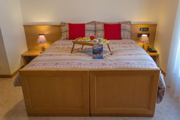 Room 9 of 65