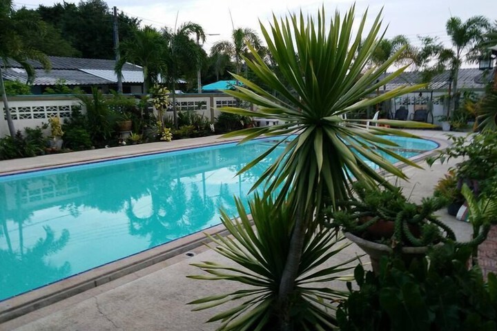 Pools & Facilities