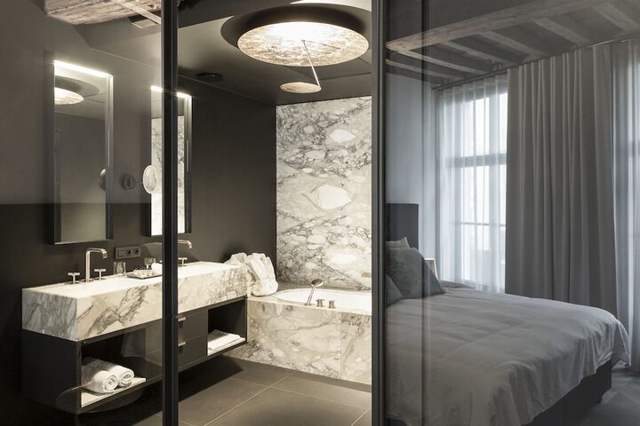 Room 34 of 39