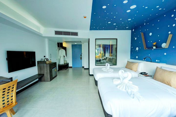 Room 8 of 50