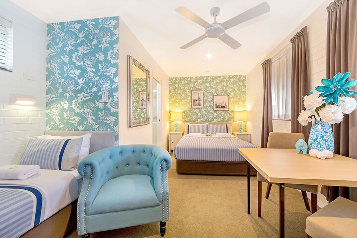 Room 4 of 39
