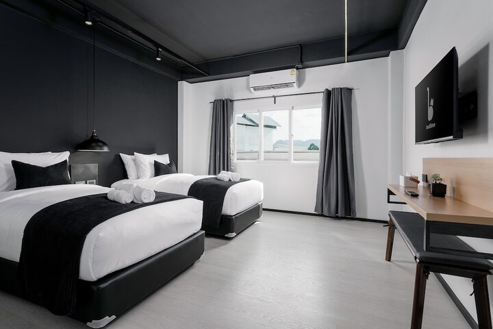 Room 5 of 56