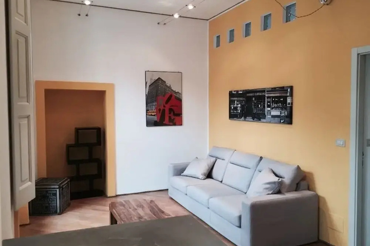 Room 3 of 8
