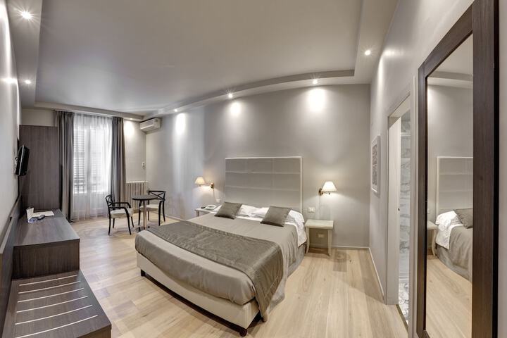 Room 20 of 42