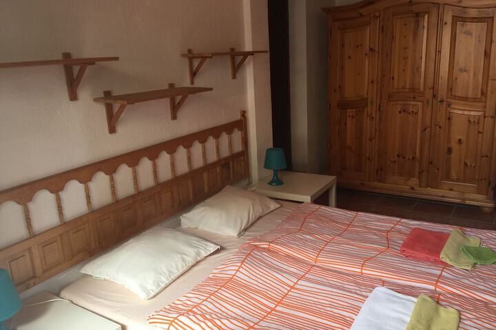 Room 4 of 45