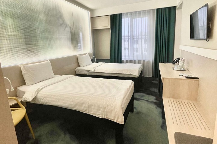 Room 35 of 151