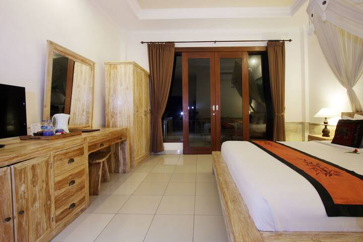 Room 57 of 213