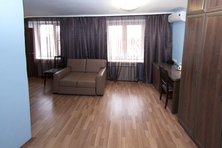 Room 7 of 84