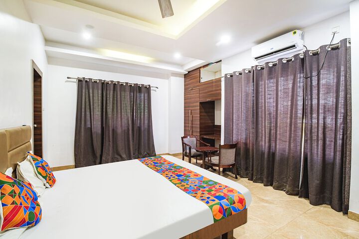 Room 15 of 30