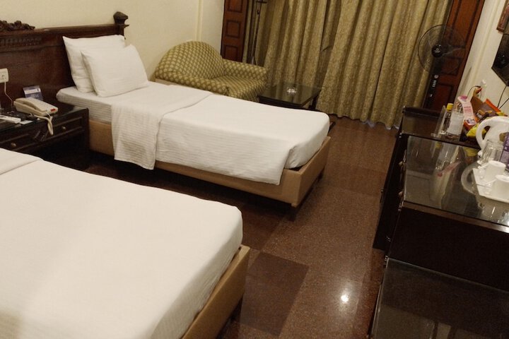 Room 12 of 36