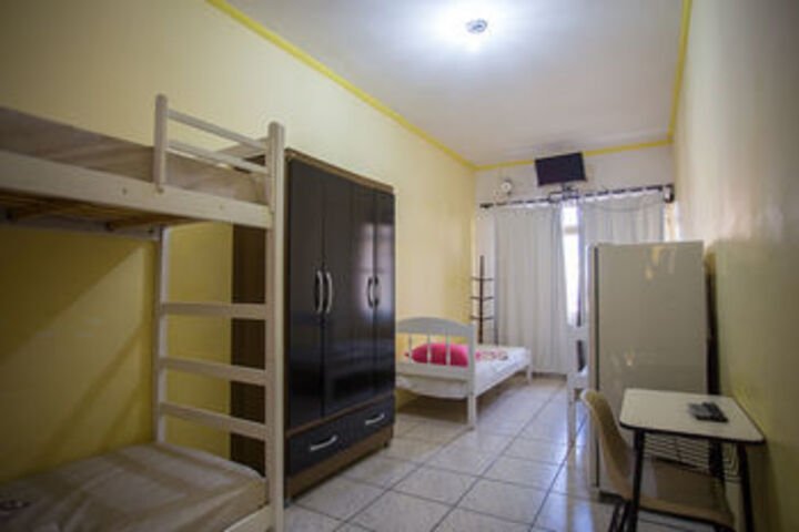 Room 8 of 10