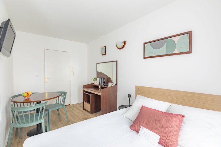 Room 21 of 33