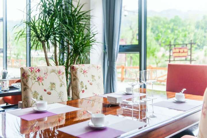 Dining 116 of 174