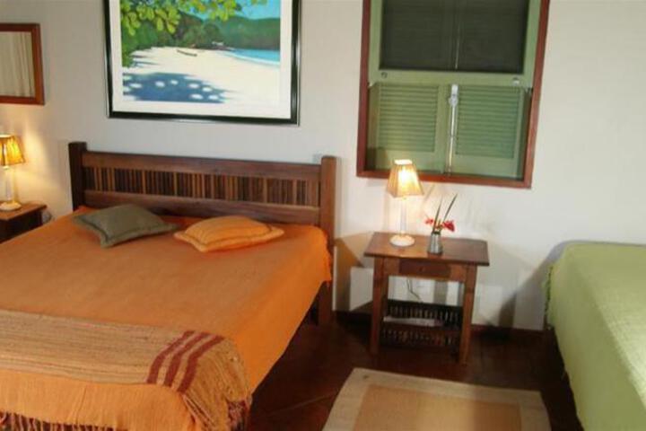 Room 3 of 7