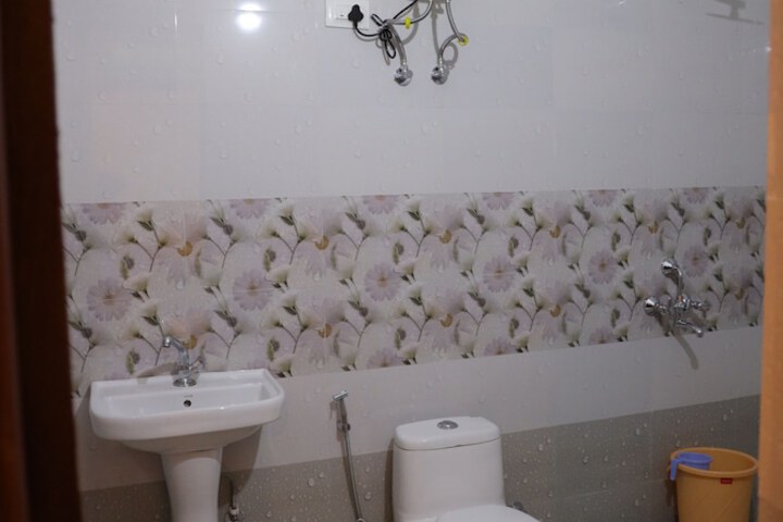 Room 8 of 14