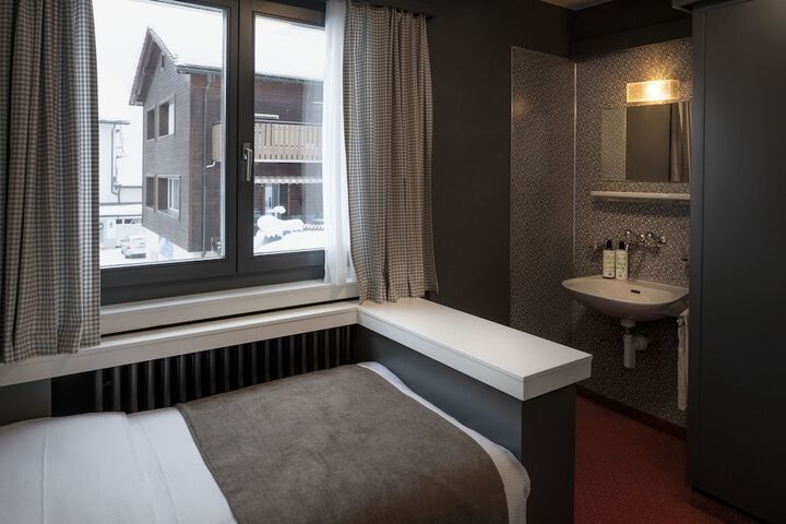 Room 3 of 46