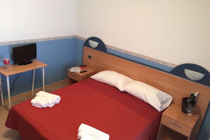 Room 15 of 27