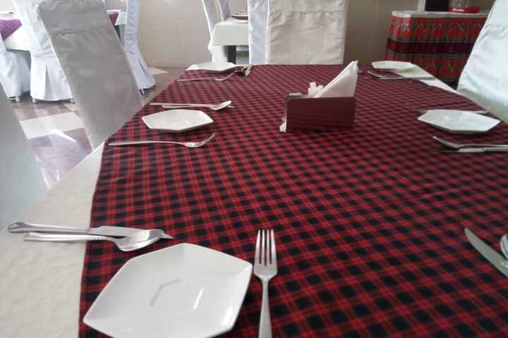 Dining 32 of 49