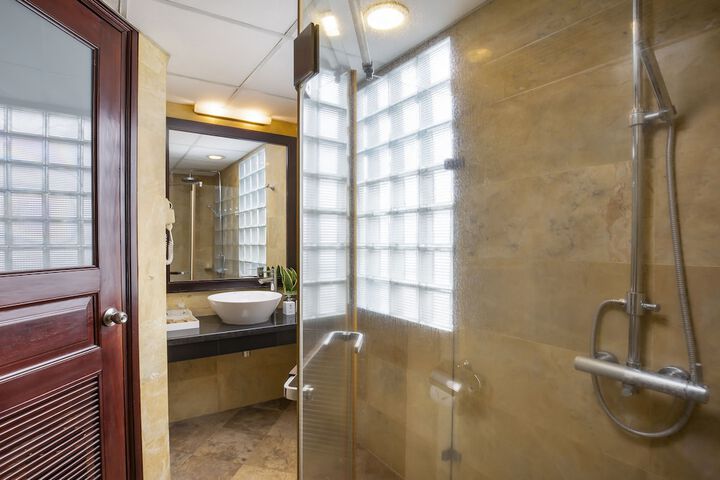 Room 15 of 41