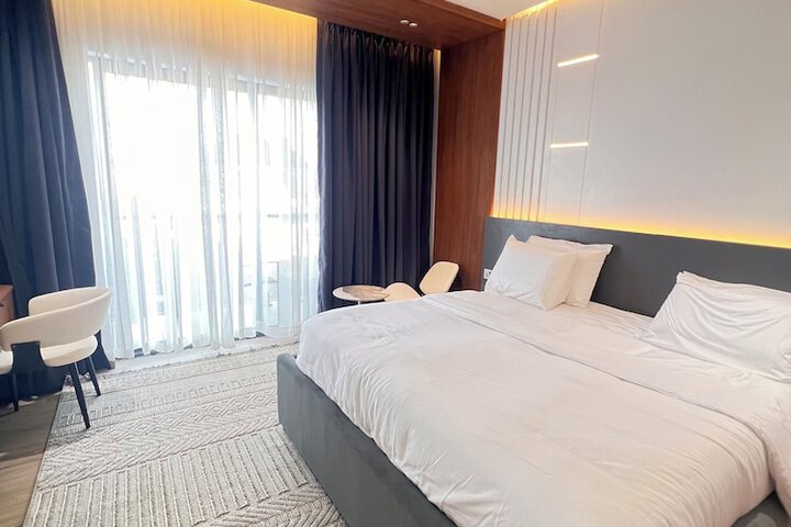 Room 10 of 61