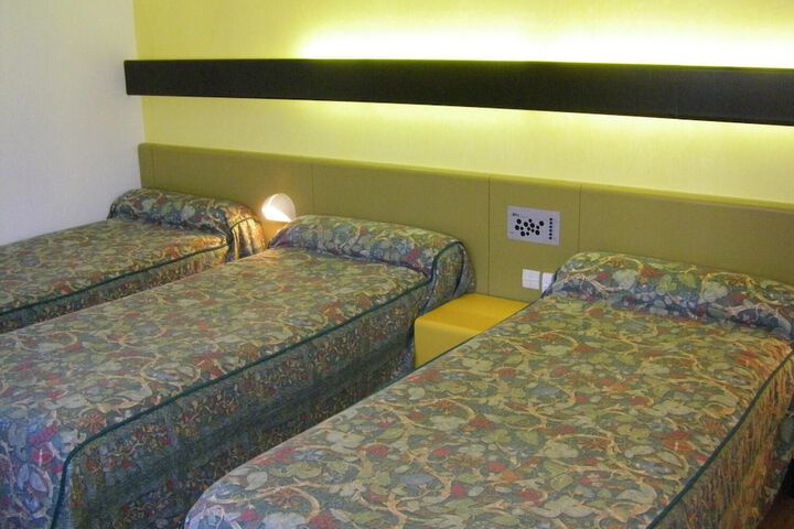 Room 18 of 34