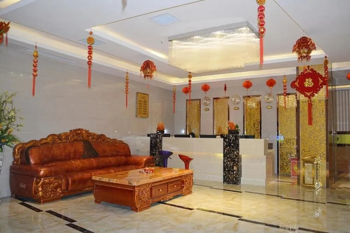 Yingcai Holiday Hotel