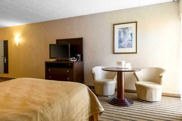 Room 26 of 39