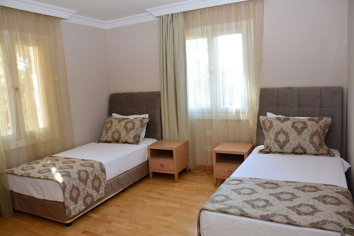 Room 17 of 135