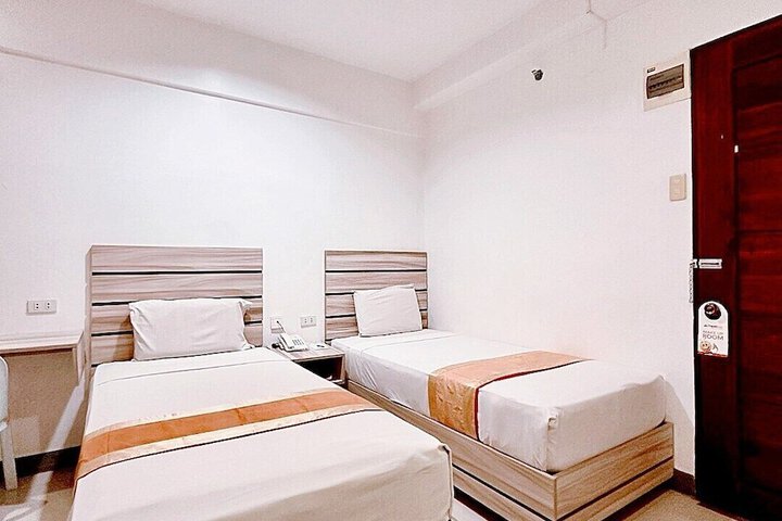 Room 9 of 24