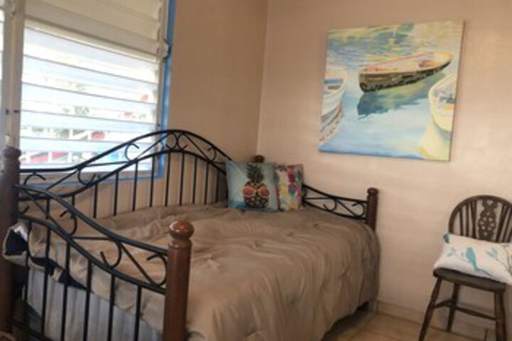 Room 21 of 27