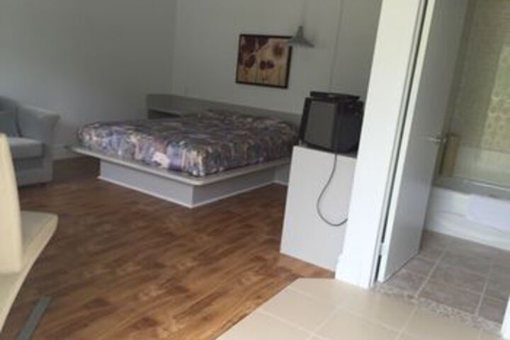 Room 11 of 22