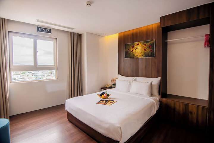 Room 21 of 76