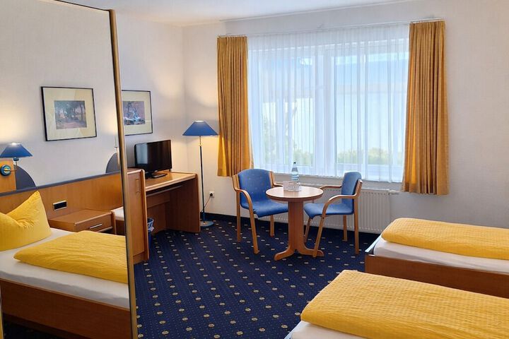 Room 10 of 29