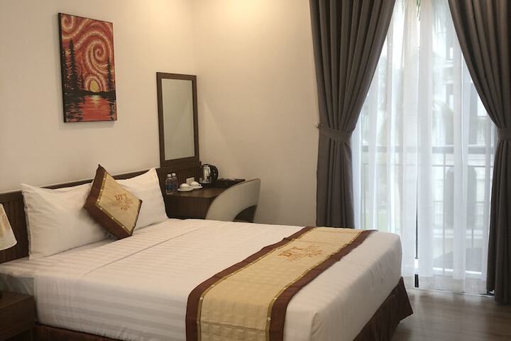Room 5 of 17